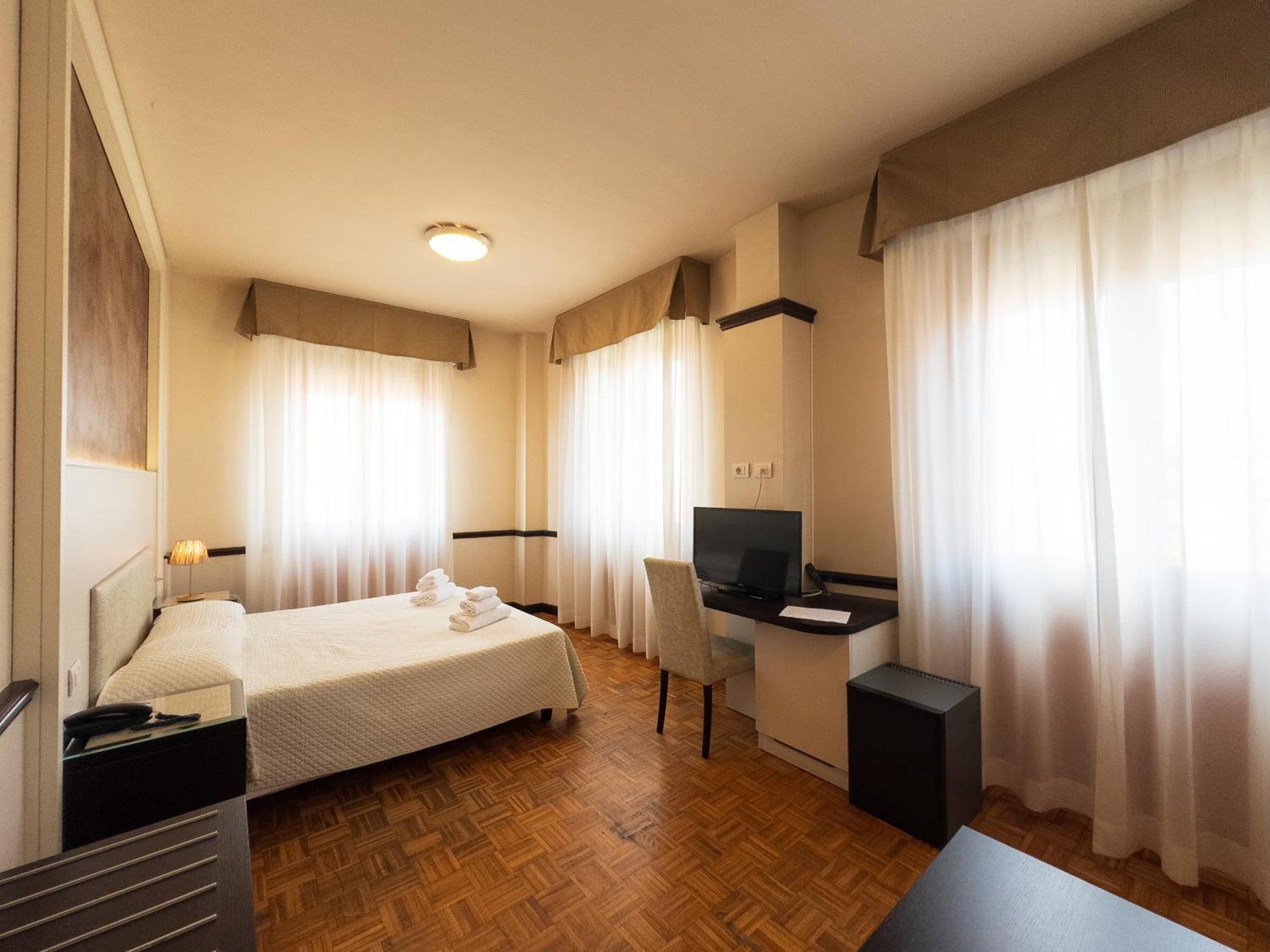 Hotel Astoria Fidenza Ngoại thất bức ảnh