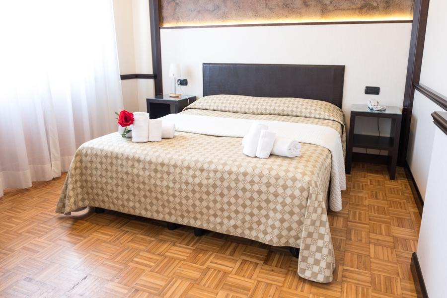 Hotel Astoria Fidenza Ngoại thất bức ảnh