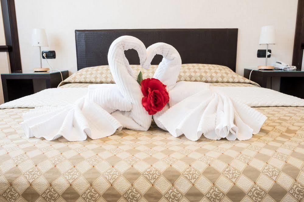 Hotel Astoria Fidenza Ngoại thất bức ảnh