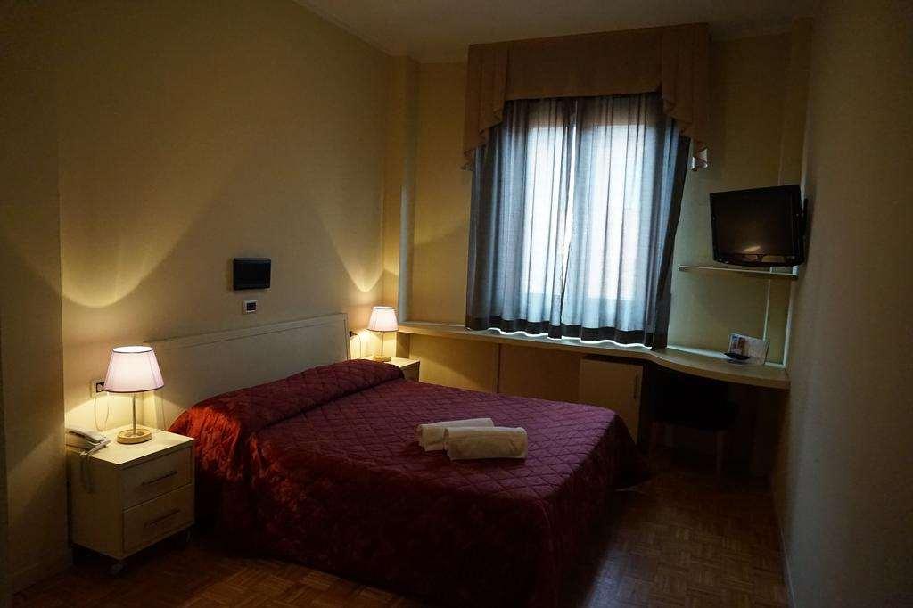Hotel Astoria Fidenza Phòng bức ảnh